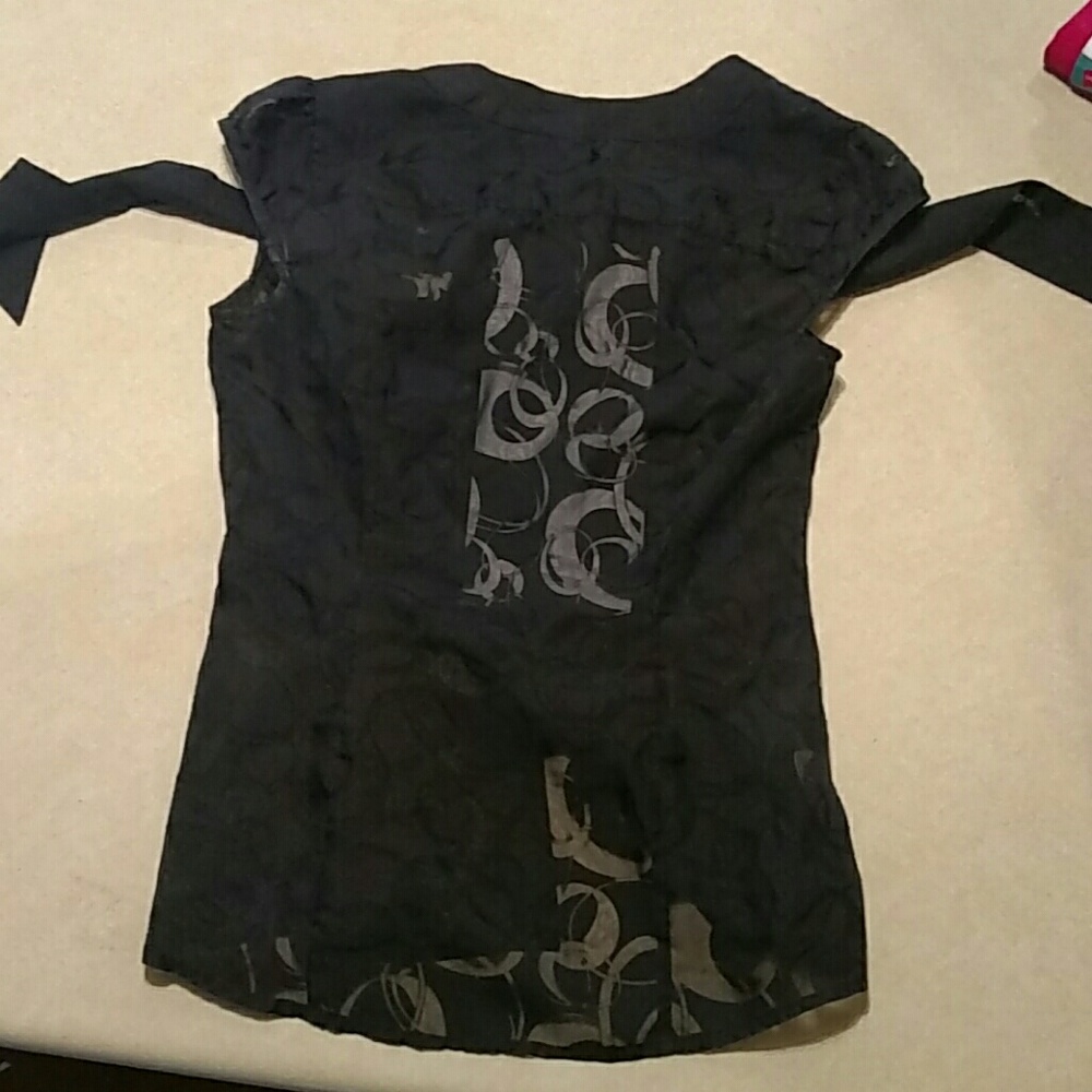 Top - Picture 2 of 2